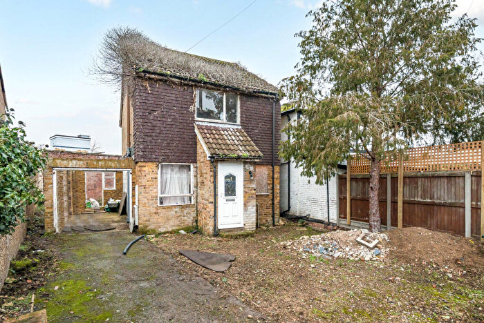 2 Bedroom Detached House For Sale In Circle Gardens, Byfleet, KT14