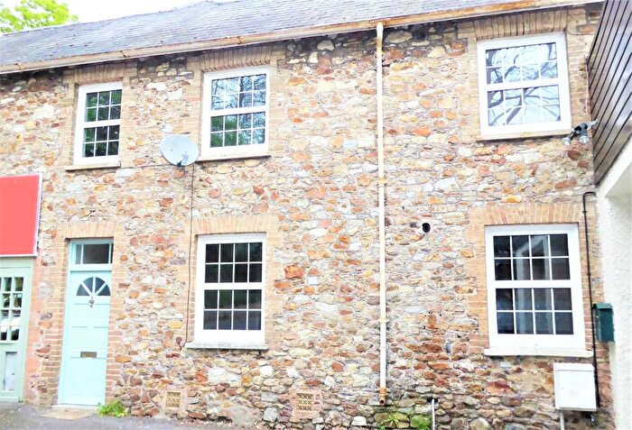 3 Bedroom Terraced House To Rent In Honiton Road, Trull, Taunton, TA3