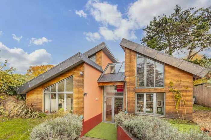 5 Bedroom House To Rent In Taunton Road Lee SE12