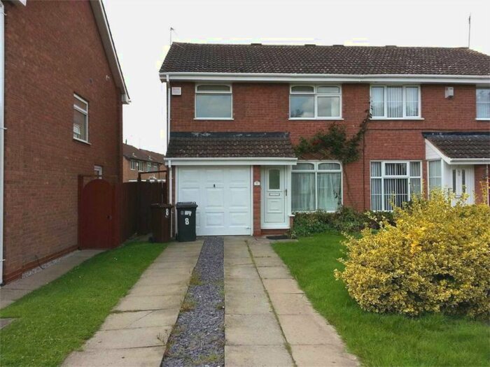3 Bedroom Semi-Detached House To Rent In Woodford Close, Pendeford, WV9
