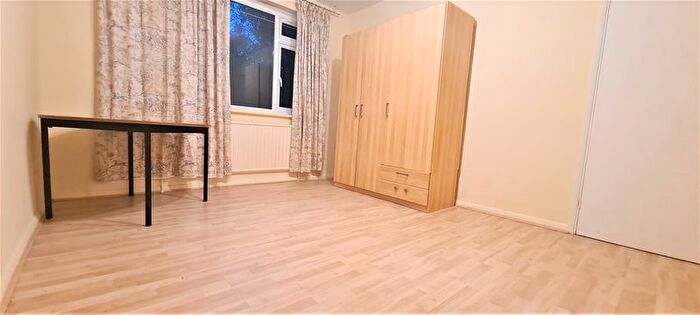 2 Bedroom Flat To Rent In Alston Road, Barnet, EN5