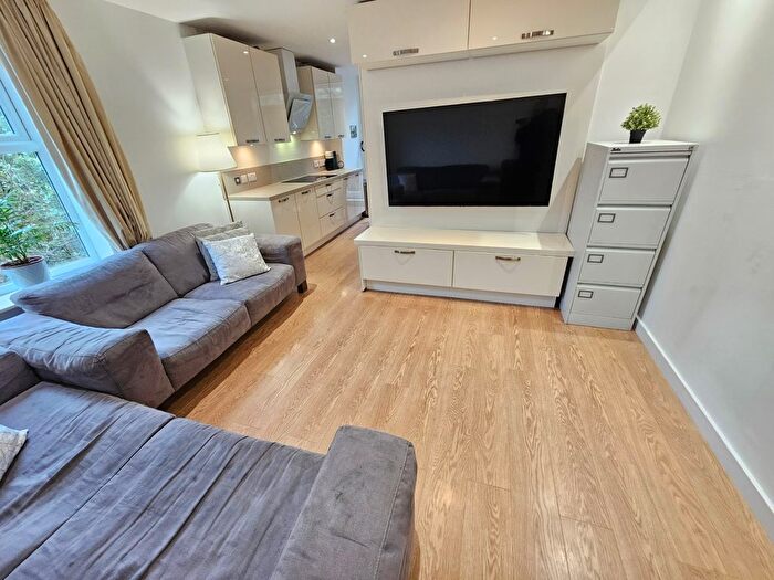 3 Bedroom Flat For Sale In Spath Road, Manchester, M20