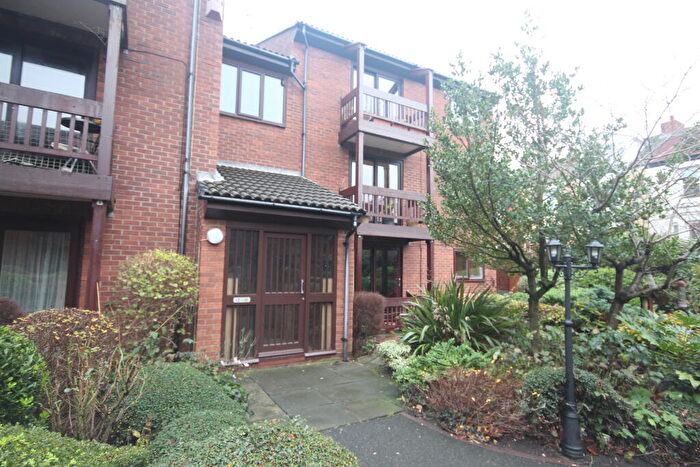 2 Bedroom Flat For Sale In Southleigh, Whitley Bay, Tyne And Wear, NE26