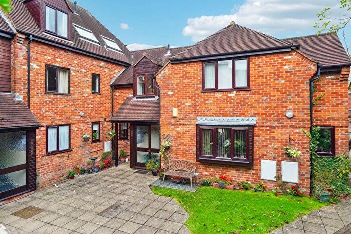 1 Bedroom Flat For Sale In Malthouse Square, Princes Risborough, HP27