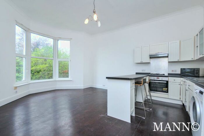 3 Bedroom Flat To Rent In Baring Road, Lee, SE12
