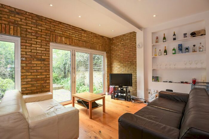 4 Bedroom Maisonette To Rent In Mercers Road, London N19