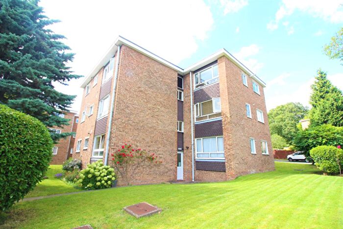 1 Bedroom Flat To Rent In Champneys, Upper Hitch, Carpenders Park, Herts, WD19