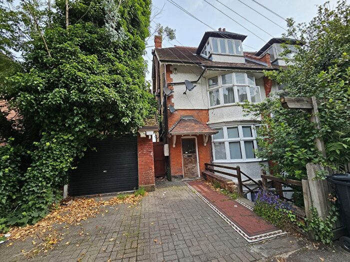 1 Bedroom Flat To Rent In Flat Downs Road, Luton, LU1