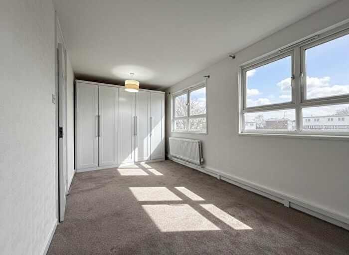 3 Bedroom Maisonette To Rent In Brunswick Road, Sutton, SM1