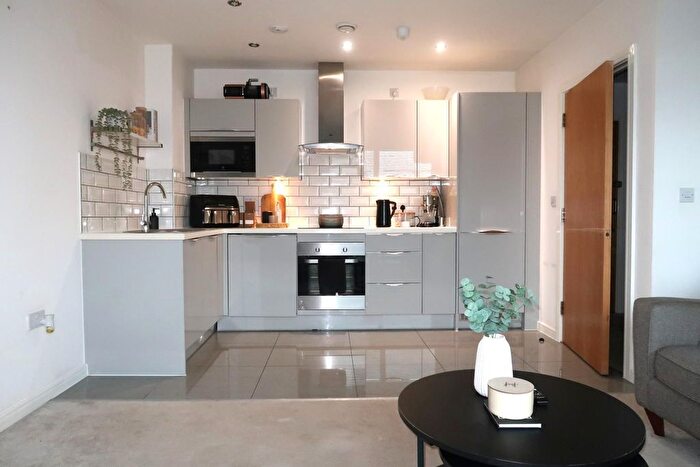 1 Bedroom Flat For Sale In Davaar House, Prospect Place, CF11