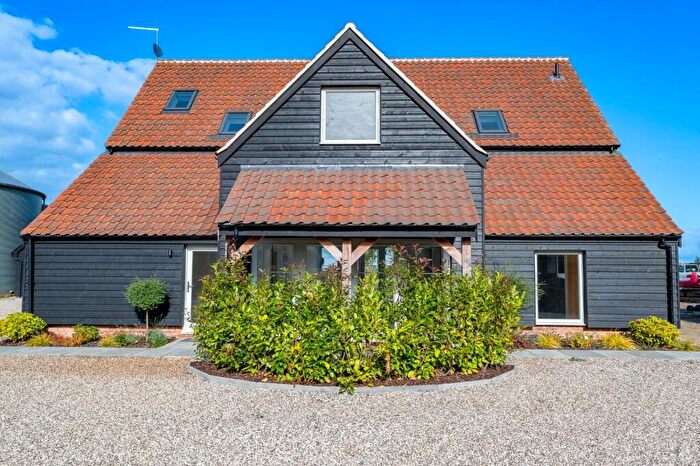 5 Bedroom Detached House For Sale In Cutlers Green, Thaxted, Dunmow, CM6