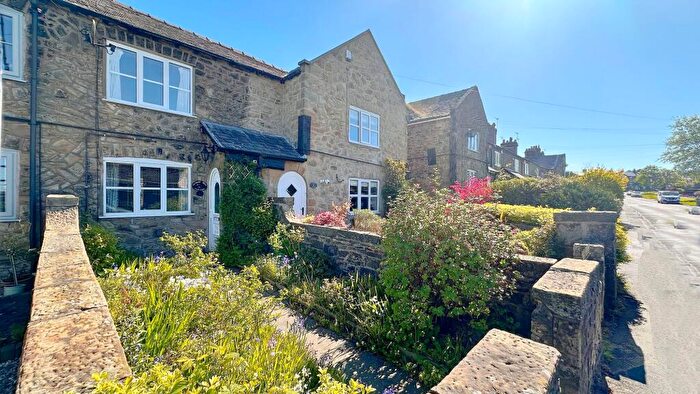 2 Bedroom Cottage For Sale In Coppice Road, Poynton, SK12