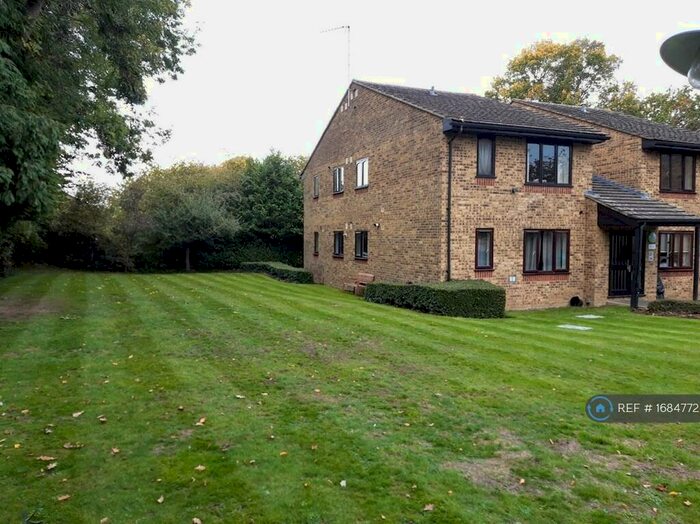 Studio To Rent In York Rise, Orpington, BR6