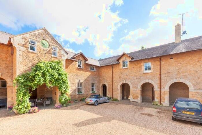 2 Bedroom Apartment To Rent In Astrop Park, Kings Sutton, OX17