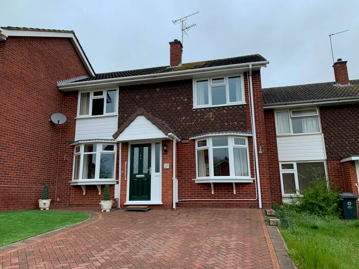 3 Bedroom Town House To Rent In Vale Gardens, Stafford, ST19