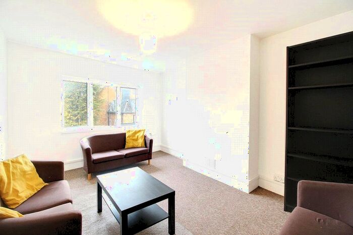 3 Bedroom Flat To Rent In Fairfield Gardens, Hornsey, London, N8