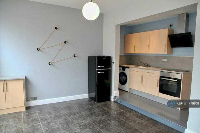 1 Bedroom Flat To Rent In Sparrow Hill, Loughborough, LE11