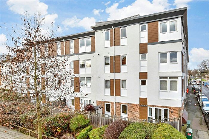 2 Bedroom Flat For Sale In Weighton Road, London, SE20