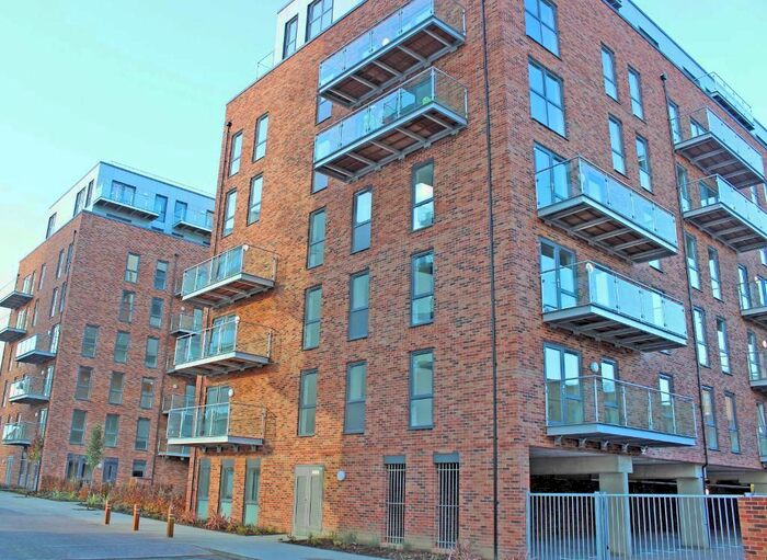 3 Bedroom Flat To Rent In Honour Gardens, London, RM8