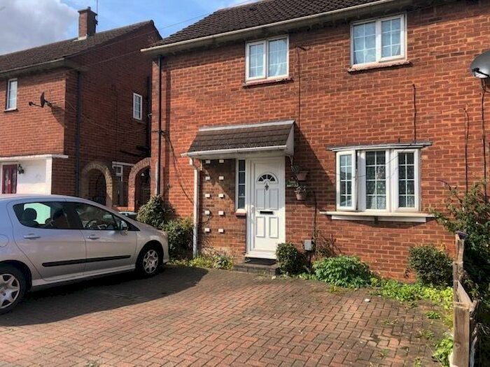 3 Bedroom Semi-Detached House To Rent In Bed Semi-Detached House, Birdsfoot Lane, LU3