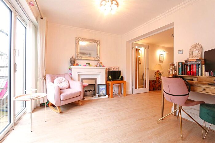 4 Bedroom Detached House For Sale In Reid Close, Denton, Manchester, Greater Manchester, M34