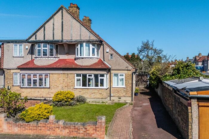 3 Bedroom Semi Detached House For Sale In Glynde Road, Bexleyheath, Kent, DA7