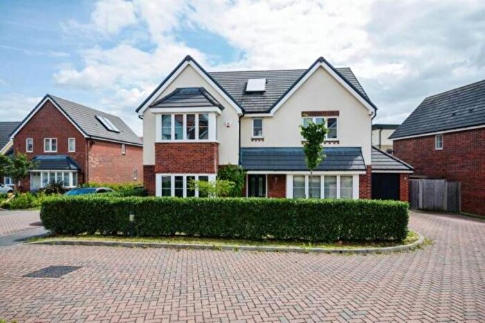5 Bedroom Detached House For Sale In Braham Crescent, Leavesden, Watford, WD25