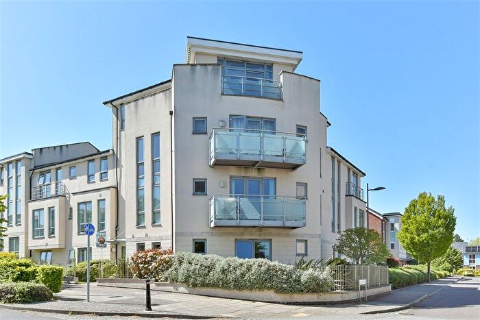 1 Bedroom Flat For Sale In Springhead Parkway, Northfleet, Gravesend, Kent, DA11