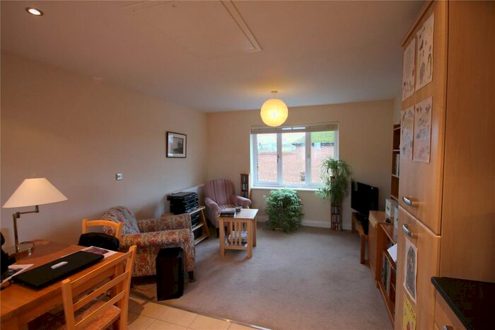 2 Bedroom Mews To Rent In Limedale Close, Cambridge, Cambridgeshire, CB1