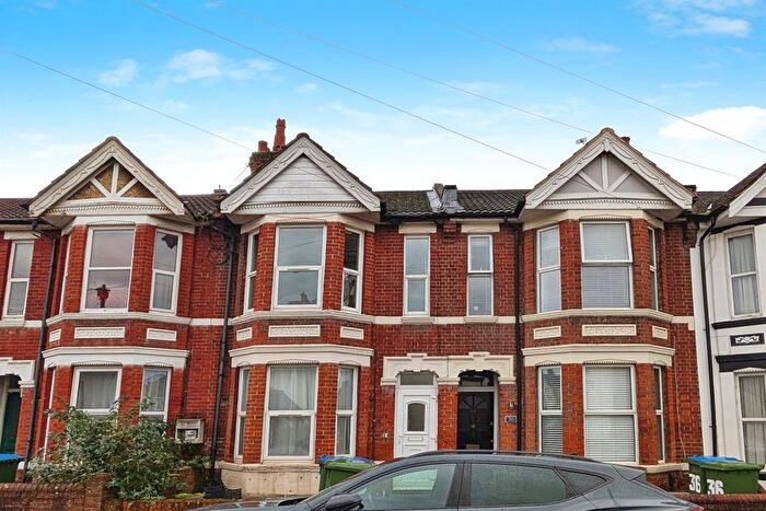 2 Bedroom Flat To Rent In Emsworth Road, SO15