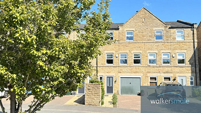 4 Bedroom Town House For Sale In Mill Fold, Addingham, Ilkley, West Yorkshire, LS29