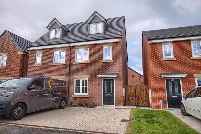 3 Bedroom Semi Detached House For Sale In Coleus Close, Ingleby Barwick, TS17