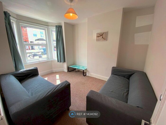 3 Bedroom Terraced House To Rent In Elm Park Road, Reading, RG30