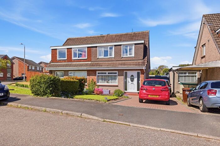 3 Bedroom Semi-Detached House For Sale In Cameron Avenue, Bishopton, Renfrewshire, PA7