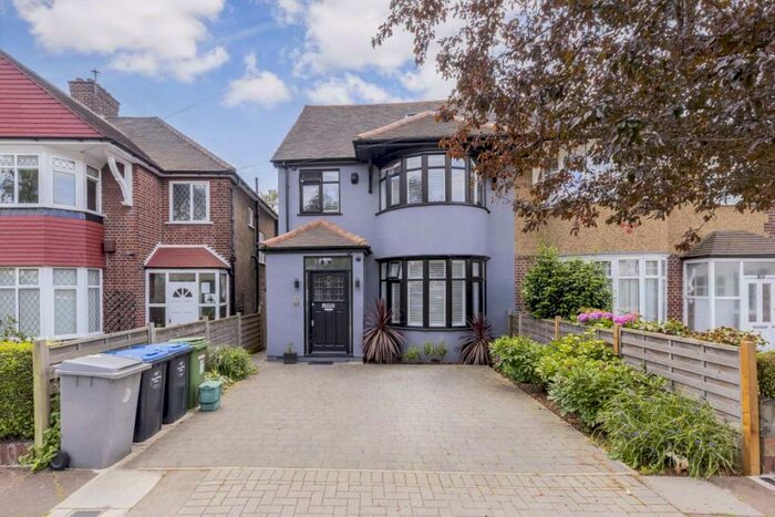 4 Bedroom House To Rent In Leighton Gardens, Kensal Rise, NW10