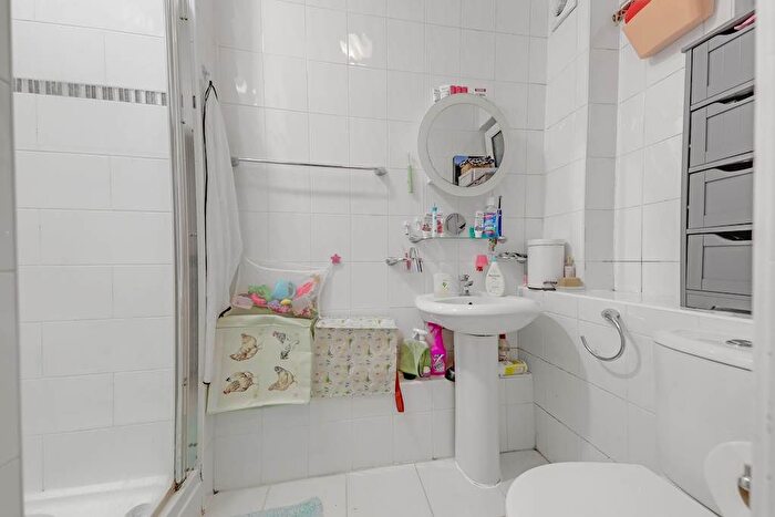 1 Bedroom Flat For Sale In Renforth Street, London, SE16