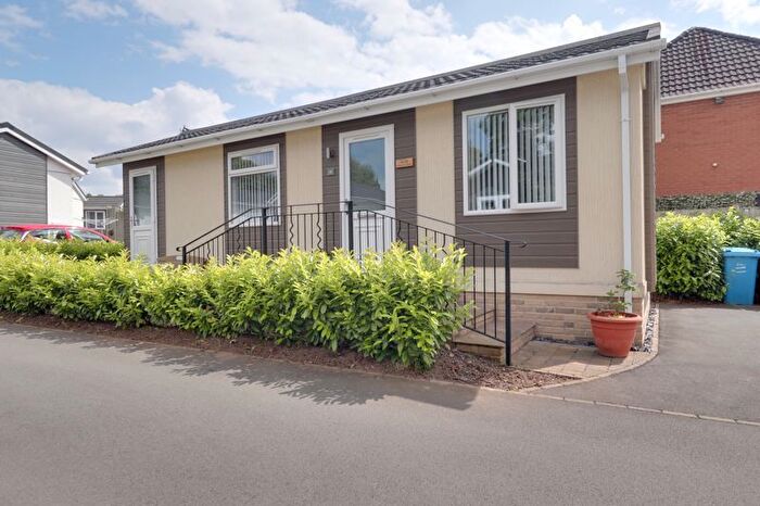 1 Bedroom Mobile/park Home For Sale In Featherstone Park, New Road, Wolverhampton, WV10