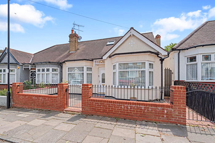 3 Bedroom Semi-Detached Bungalow For Sale In Glenville Avenue, Enfield, London, EN2