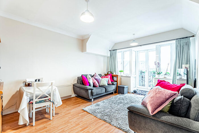 2 Bedroom Apartment For Sale In Marlborough Road, St. Albans, Hertfordshire, AL1