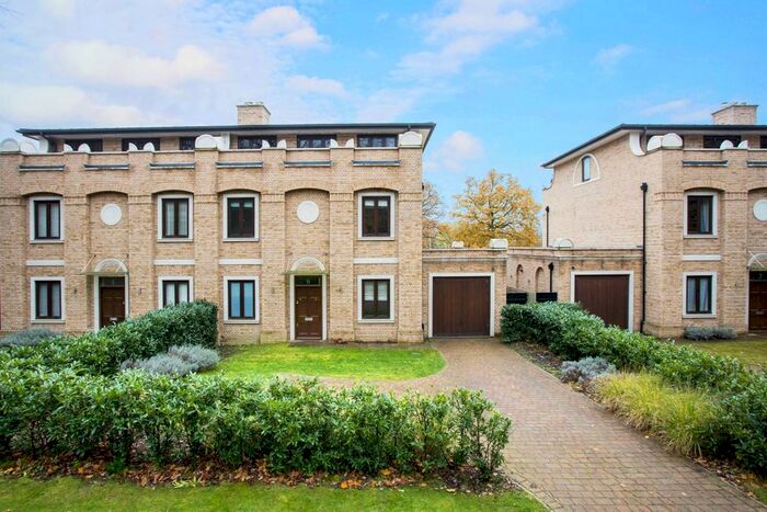 5 Bedroom Semi-Detached House To Rent In Clarence Park Crescent, Stanmore, HA7