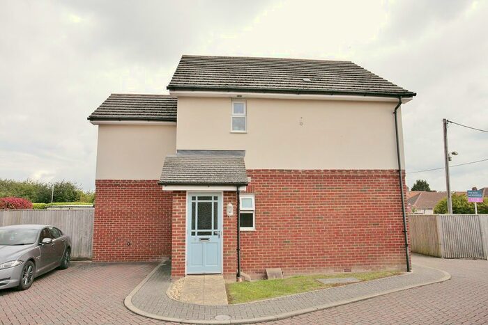 2 Bedroom Flat To Rent In Prior Court, Didcot, OX11