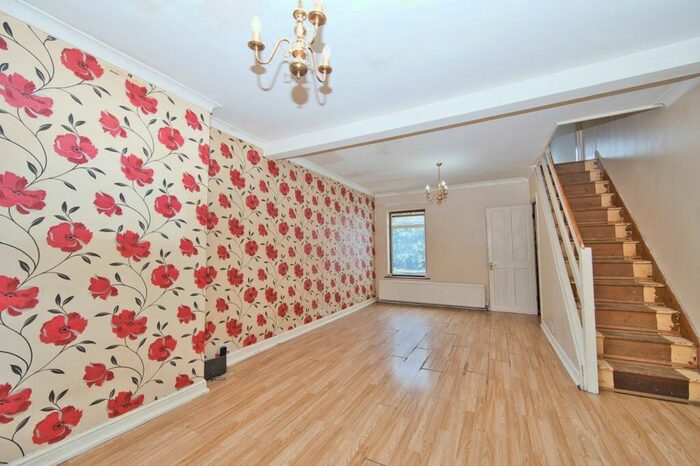 3 Bedroom Semi-Detached House For Sale In Cox Hill, Shepherdswell, CT15