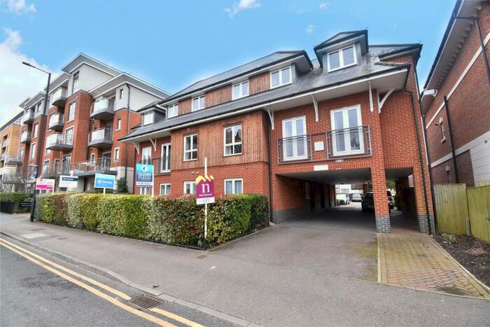 2 Bedroom Apartment To Rent In Bridge Avenue, Maidenhead, Berkshire, SL6