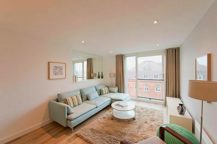 2 Bedroom Flat To Rent In Horse Shoe Court, Brewhouse Yard, London, EC1V