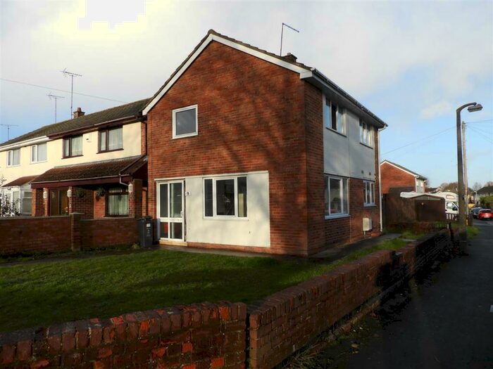 3 Bedroom Semi-Detached House To Rent In Amersham Road, Swindon, SN3