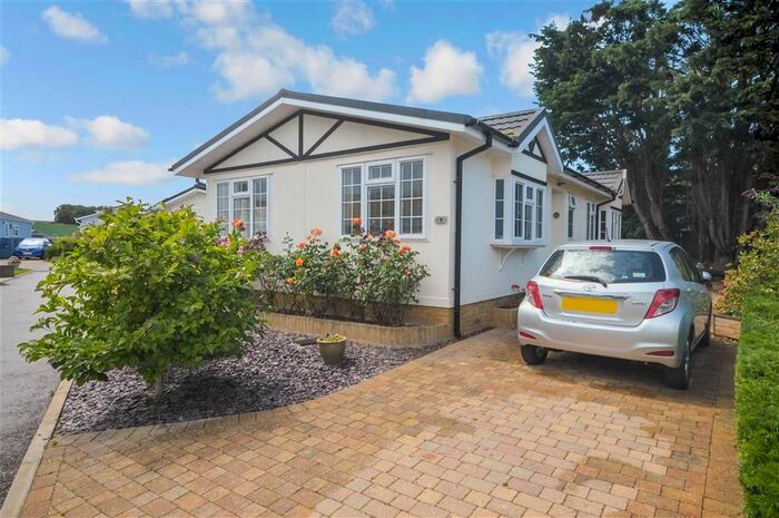 2 Bedroom Mobile/park Home For Sale In Rose Way, Herne Bay, Kent, CT6