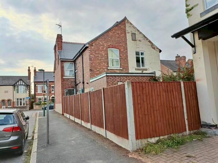 6 Bedroom Semi-Detached House To Rent In Greenfield Street, Dunkirk, Nottingham, NG7