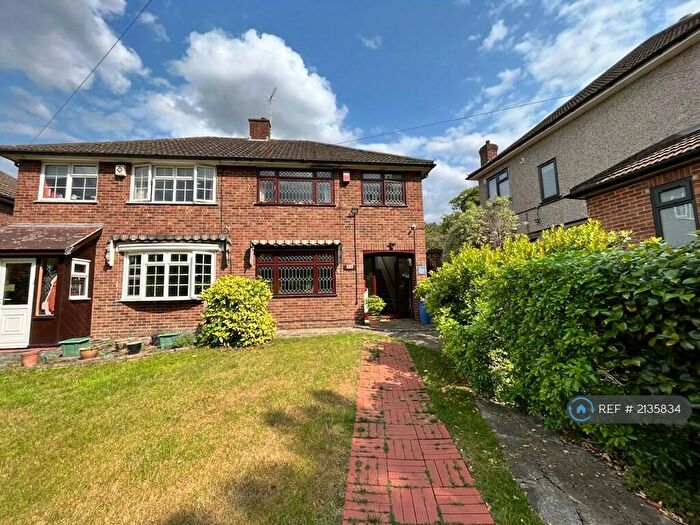 3 Bedroom Semi-Detached House To Rent In Parsonage Lane, London, DA14