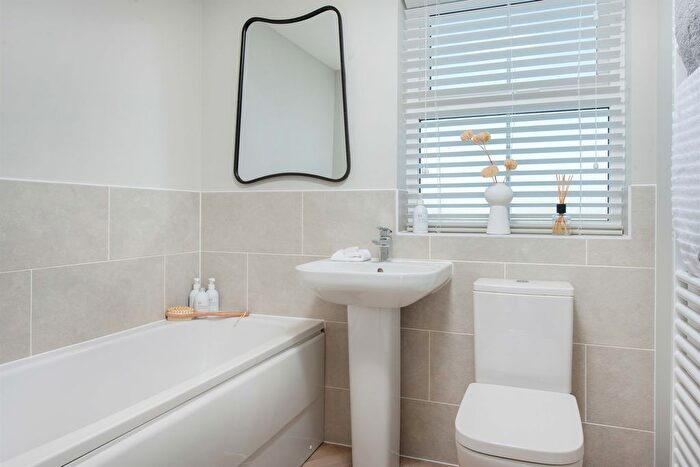 3 Bedroom Terraced House For Sale In Periwinkle Close, Ipswich, IP1