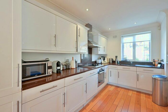 4 Bedroom Semi-Detached House To Rent In Dealtry Road, Putney, London, SW15